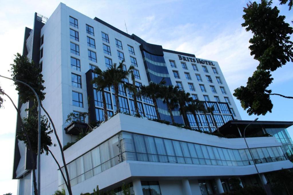Brits Hotel Karawang Buitenkant foto