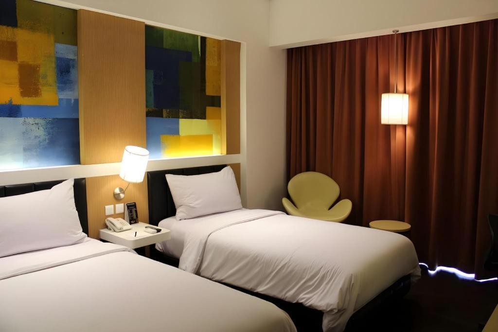 Brits Hotel Karawang Buitenkant foto