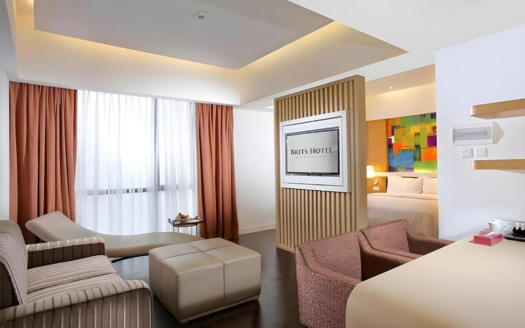Brits Hotel Karawang Buitenkant foto