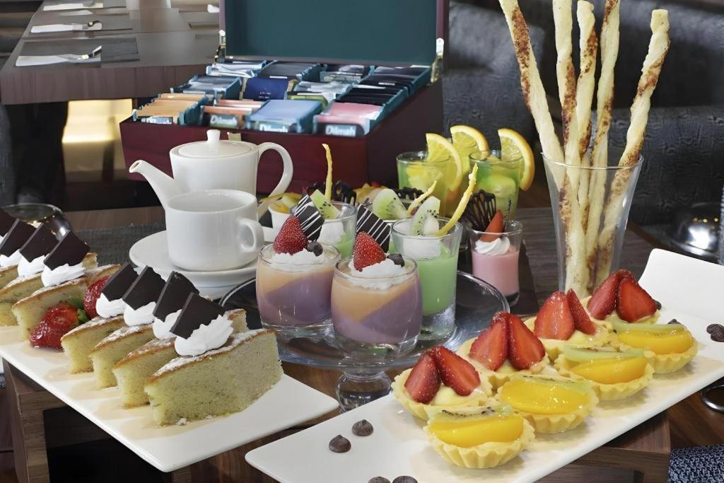 Brits Hotel Karawang Buitenkant foto