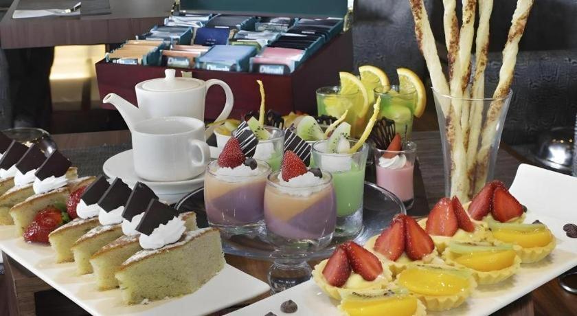 Brits Hotel Karawang Buitenkant foto