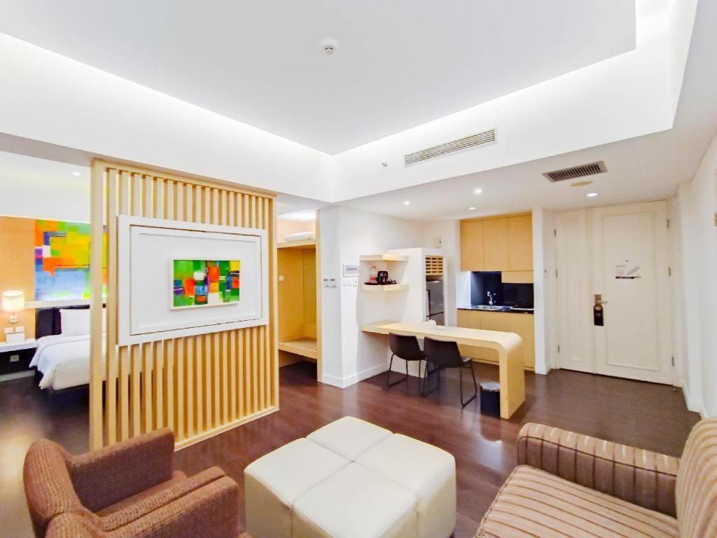 Brits Hotel Karawang Buitenkant foto