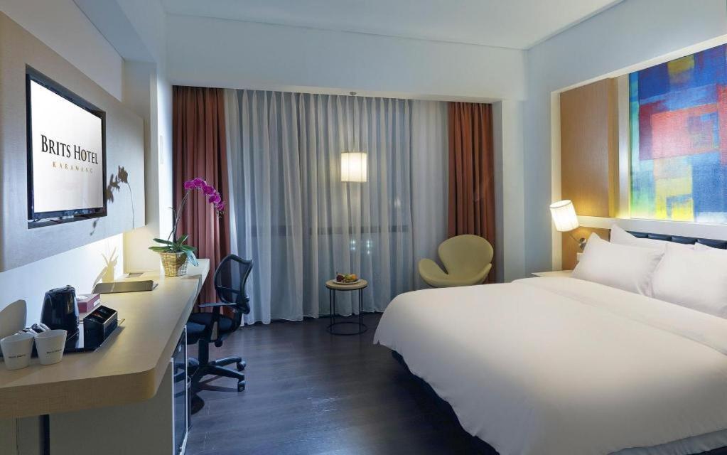 Brits Hotel Karawang Buitenkant foto