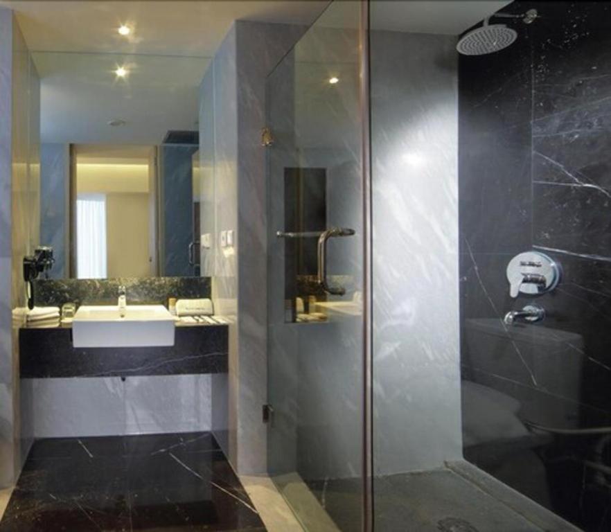 Brits Hotel Karawang Buitenkant foto