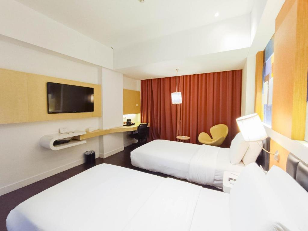 Brits Hotel Karawang Buitenkant foto