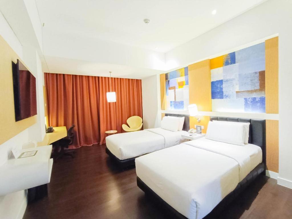 Brits Hotel Karawang Buitenkant foto